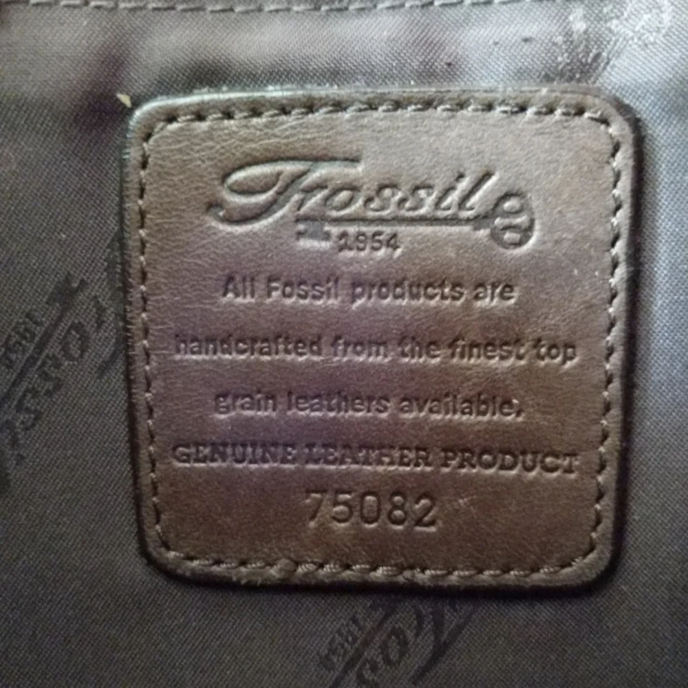 Vintage Fossil Brown Leather Crossbody - Picture 12 of 12